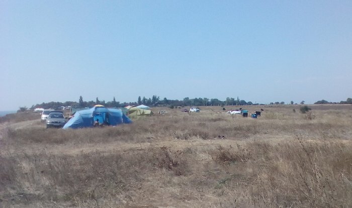 Наметове містечко біля селища Курортне