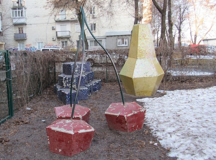 Вишня та груша