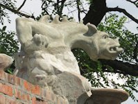 Дім з химерами у м. Луцьк