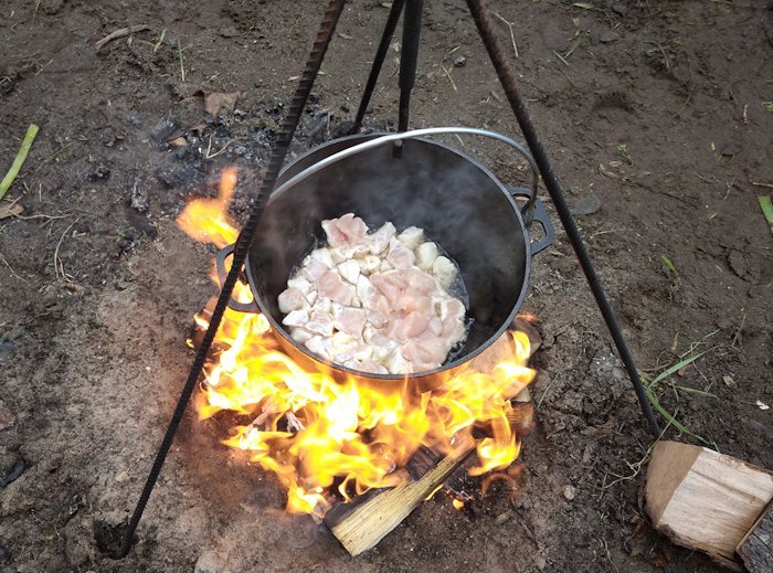 Закидаємо м'ясо